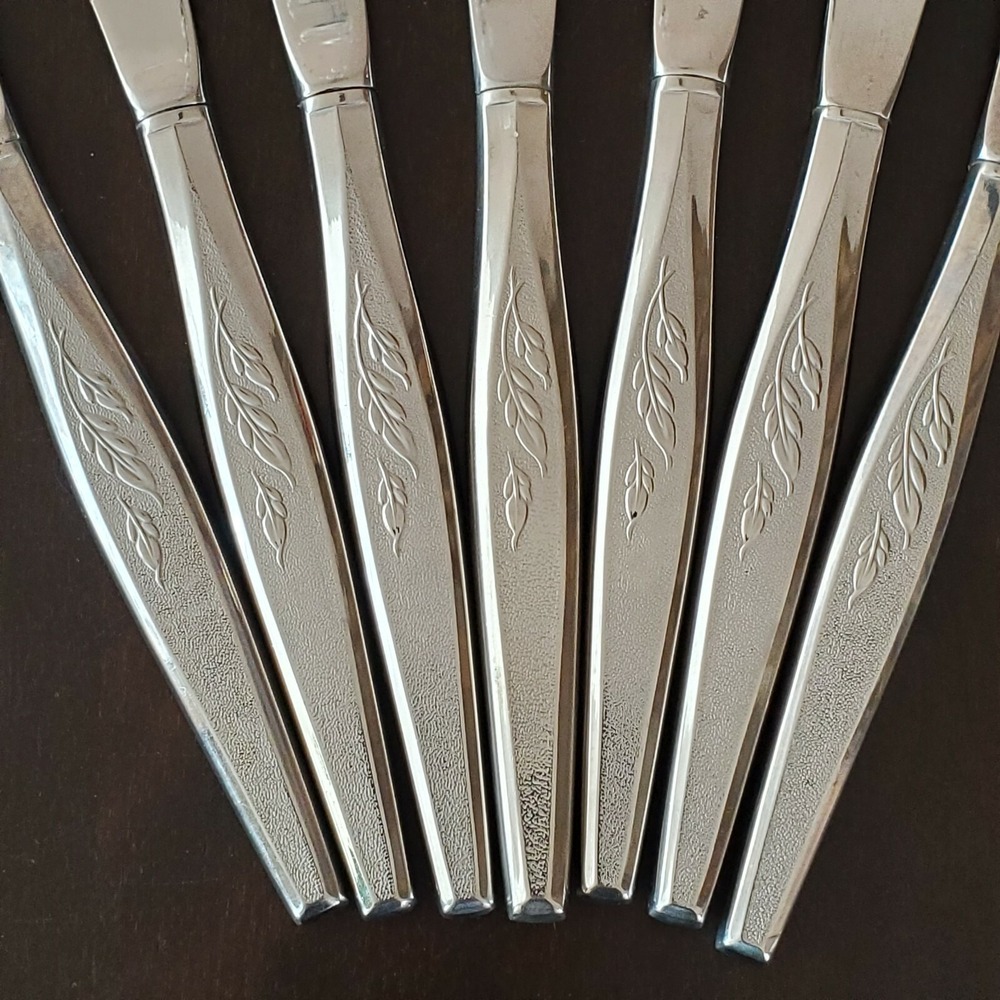 7 place knives Oneida Community Woodmere Textured Wheat Leaf - Picture 2 of 3